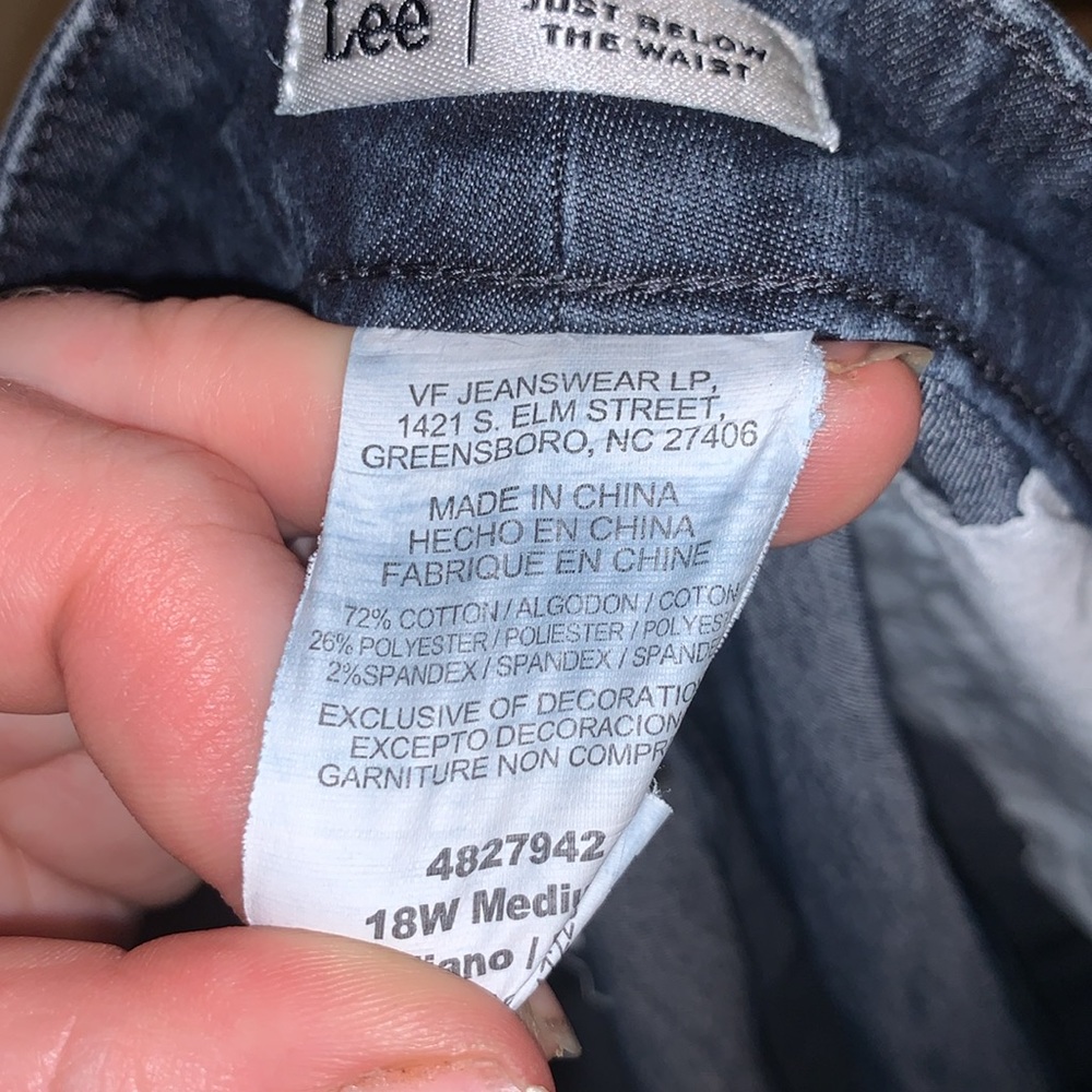 Lee’s Just Below The Waste Capris View 5